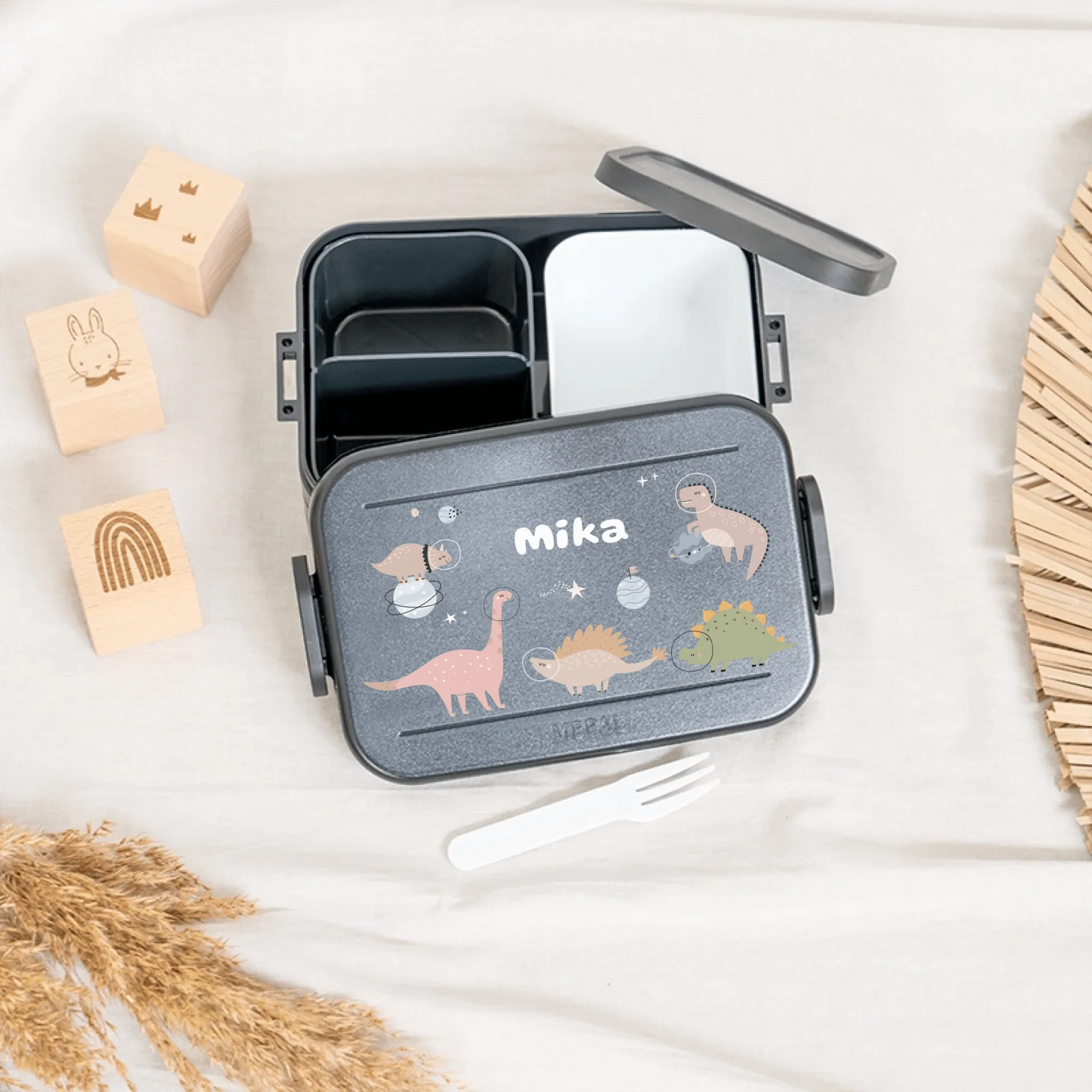 Mepal Brotdose personalisiert - Bento - "Dinos Weltraum"