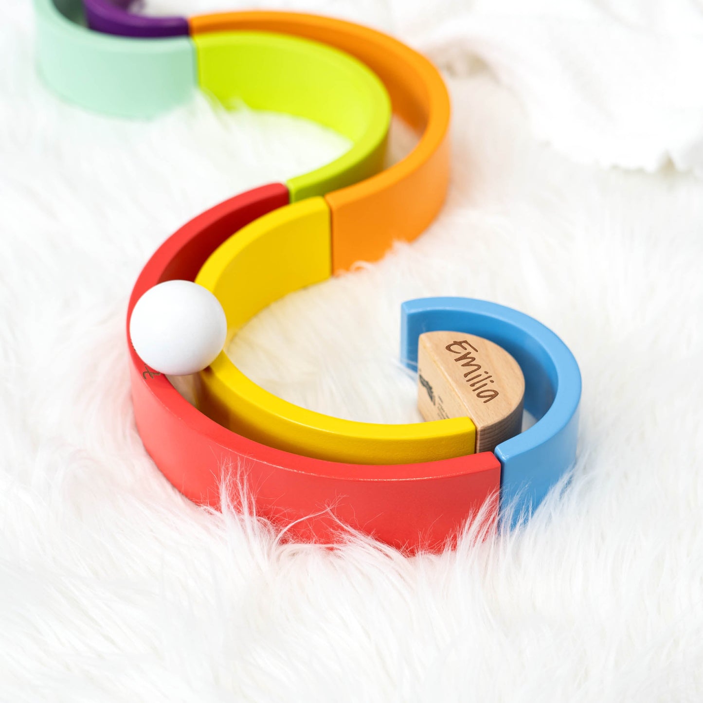 Montessori Spielzeug - Regenbogen Holzbausteine mit Kugel